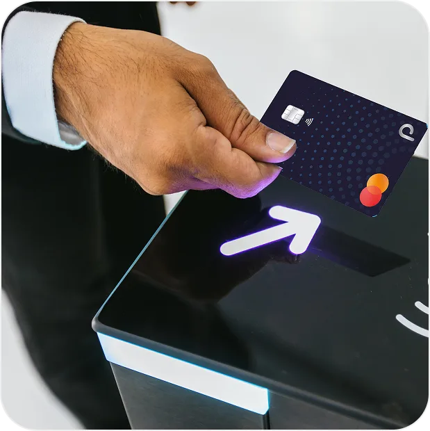 Acerca tu tarjeta contactless.